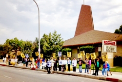 Community holds vigil for Martin